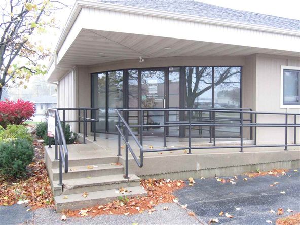 1504 Creston Park Dr, Janesville, WI 53545